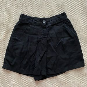 Aritzia - Babaton black high rise shorts